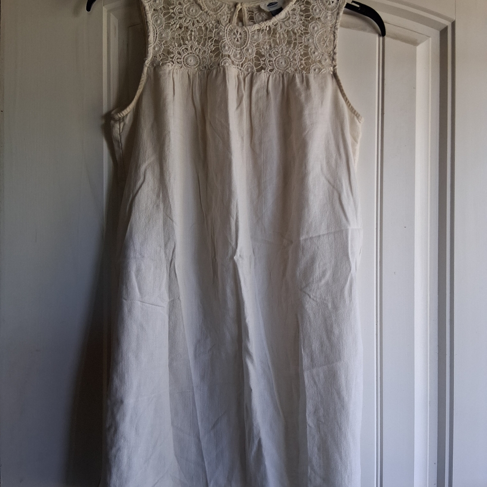 Old Navy White Lace Detail Top